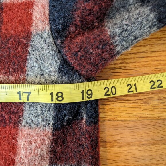 Tahari Wool Blend Button Down Oversized Plaid Jacket Coat Shacket Size Small - Picture 8 of 8